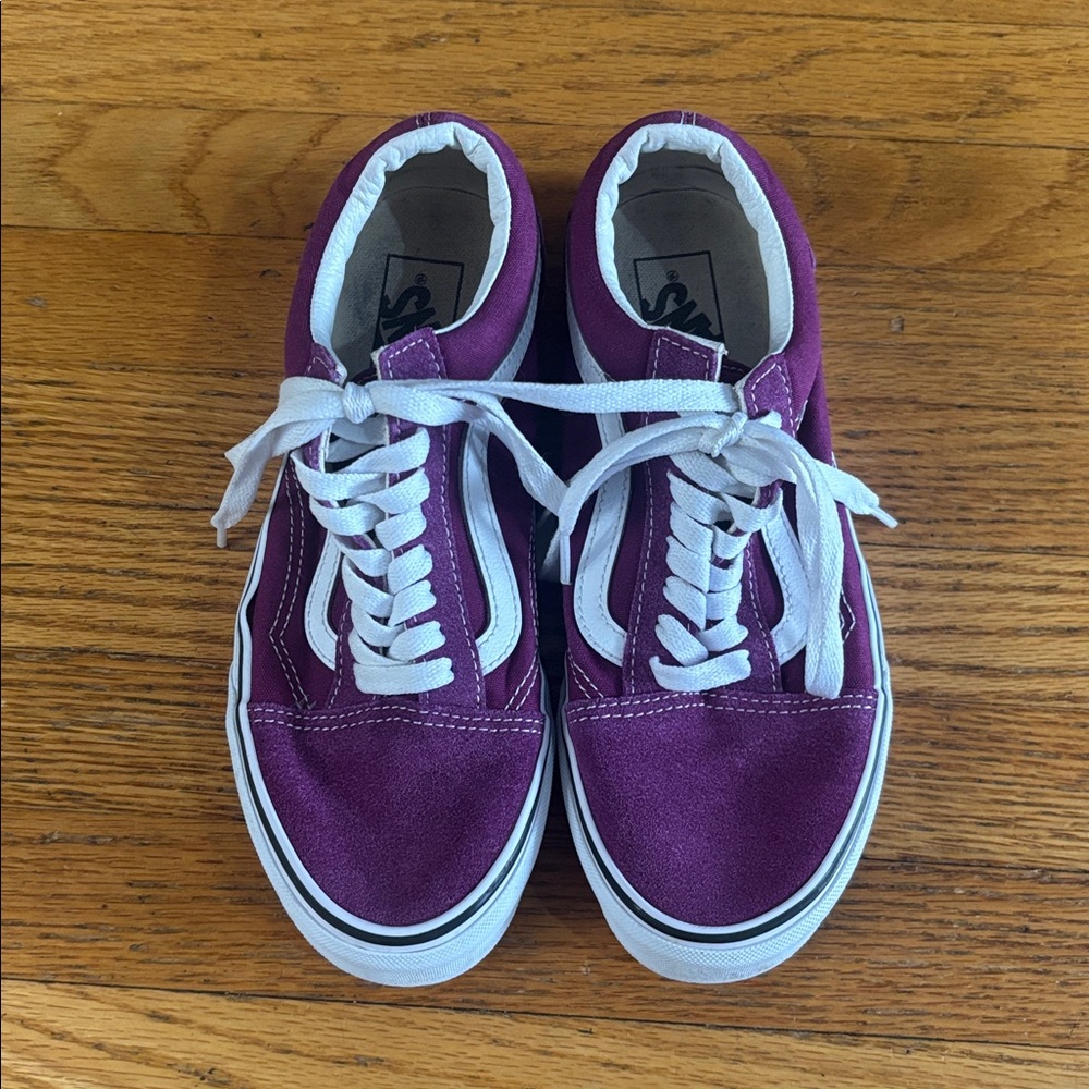 Women’s burgundy Vans suede sneakers size 8